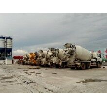 租賃混凝土灌車，攪拌運輸車