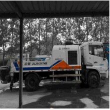 2011年中聯(lián)90.14東風天錦車載泵